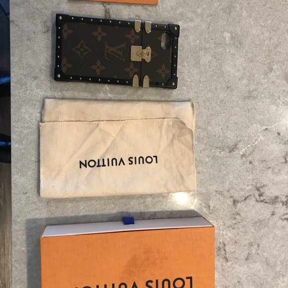 Authentic Louis Vuitton iPhone 7 case. - Picture 2 of 8